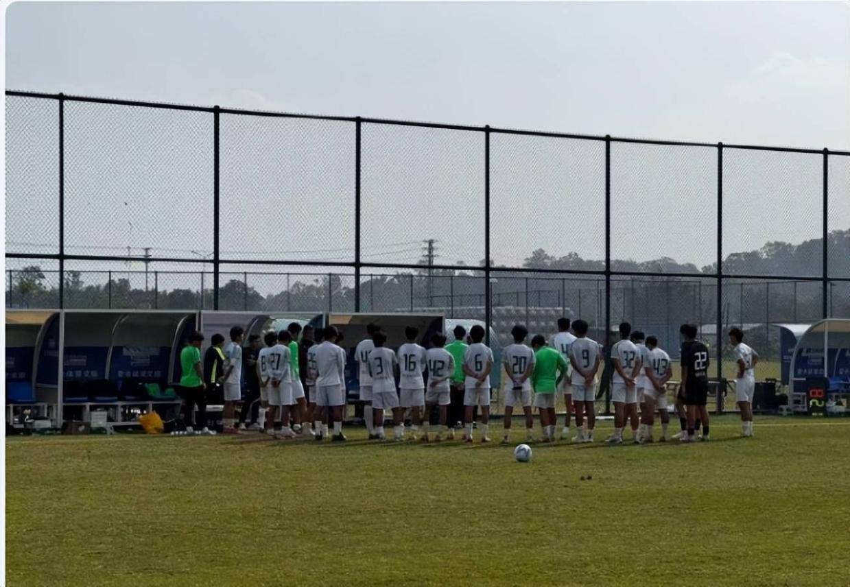 从亚洲一流到世界笑话！从全军覆没到零星火种，中国足球的出路在哪里？