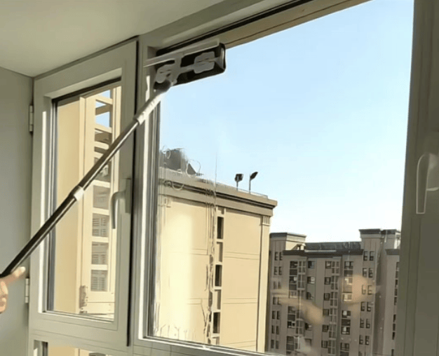 窗户玻璃清洗神器哪个好？擦窗机器人怎么选？普通擦窗方式和智能擦窗机有什么不同？公认好用的擦窗机推荐！老用户都吹爆！