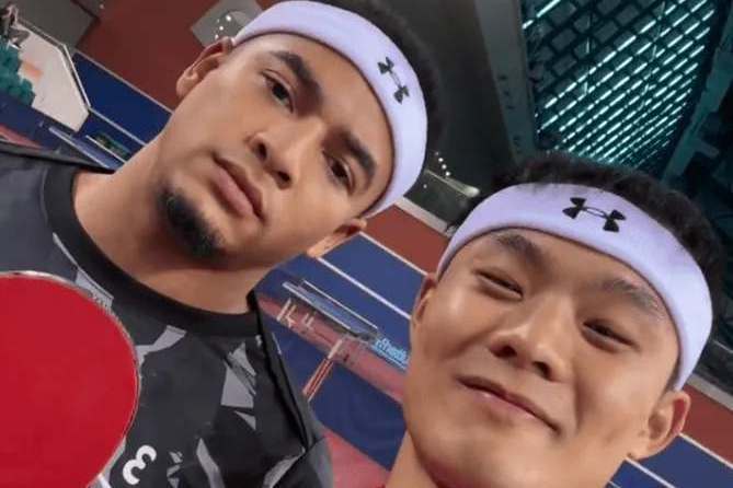 海港冬训刘若钒与蒋光太组队打乒乓球 主帅一旁观战
