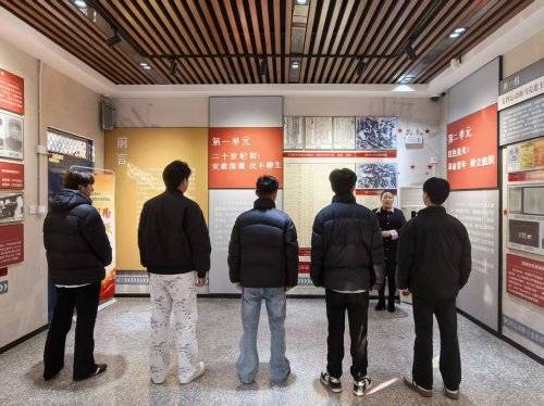 颍泉区司法局联合团区委开展未成年社区矫正对象“青橙工程”活动(图2) 颍泉区司法局联合团区委开展未成年社区矫正对象“青橙工程”活动(图2)