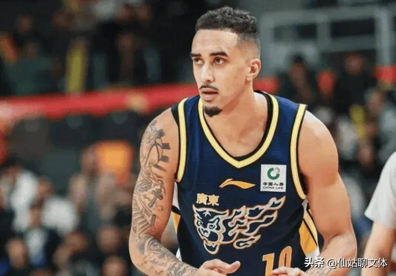 广东大胜四川，成CBA千胜第一队，奎因胡明轩爆发，徐杰低迷