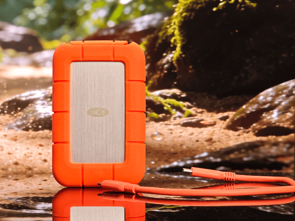 雷孜Rugged SSD4三防神盘实测:4000MB/s又快又安全!