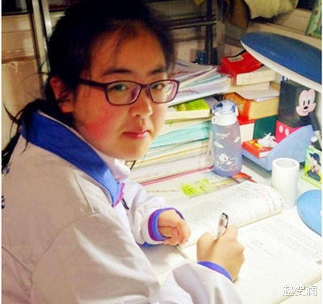 原创            13年前汶川地震中的总理让路女孩，今已上高中，梦想是去央音