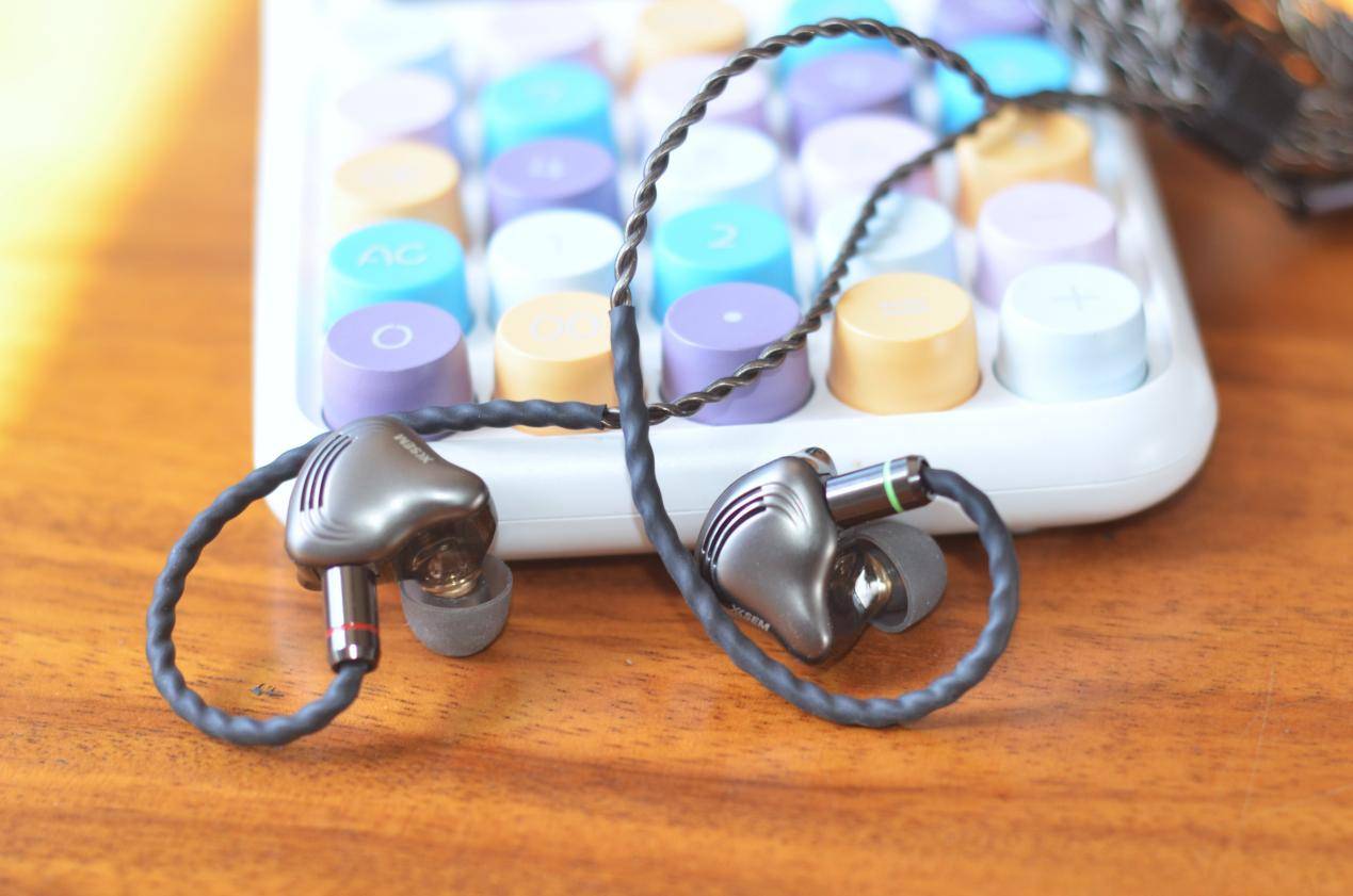 百元级西圣入耳式HiFi1有线耳机,带给你耳朵纯粹的聆听