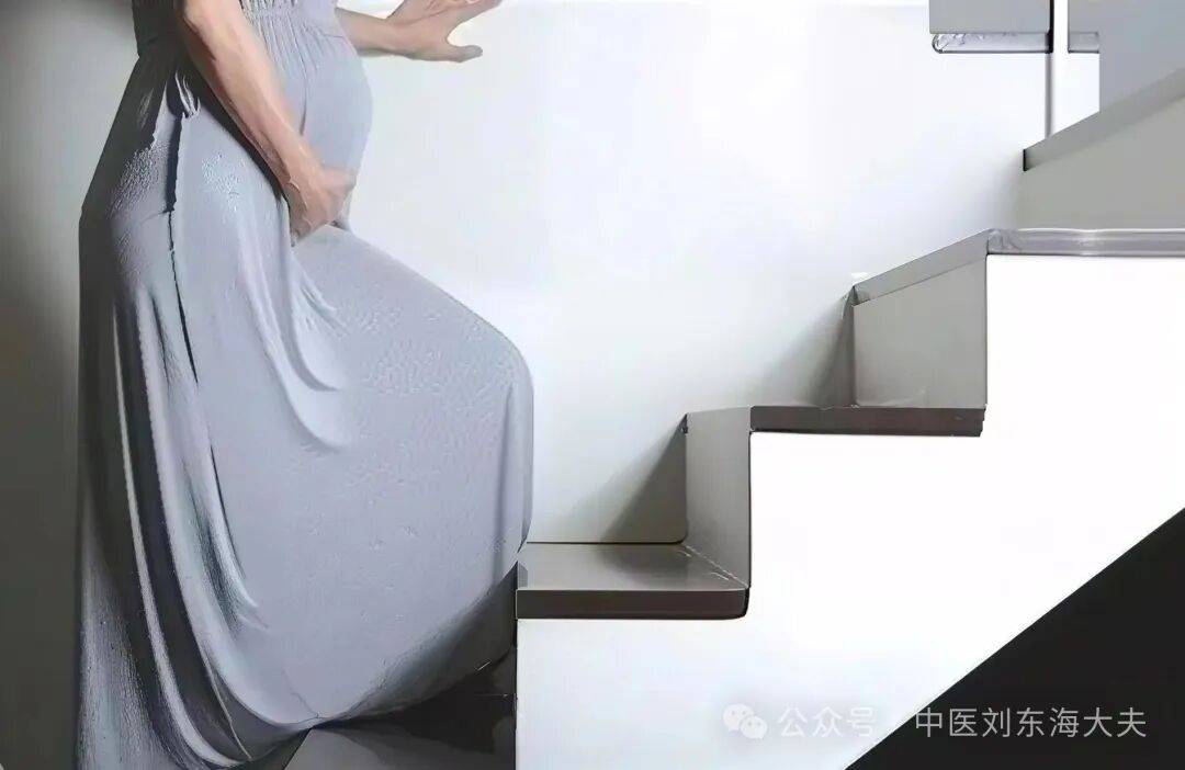 孕期走路藏学问！这3类孕妇需谨慎，中医提醒：别踩养生误区