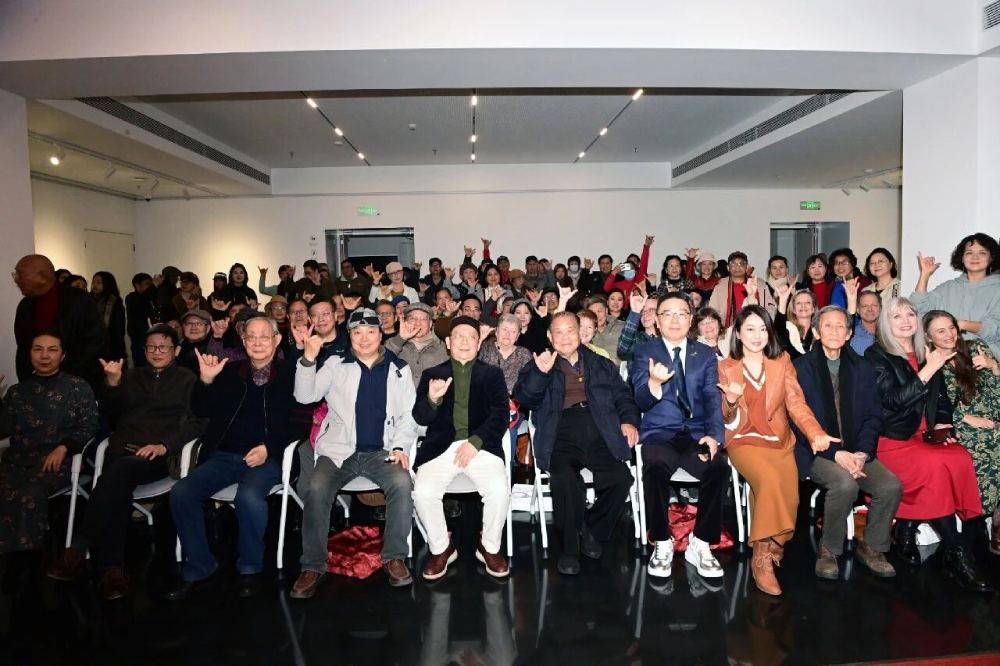 抽象唯一，中美抽象艺术交流展在上海隆重举行