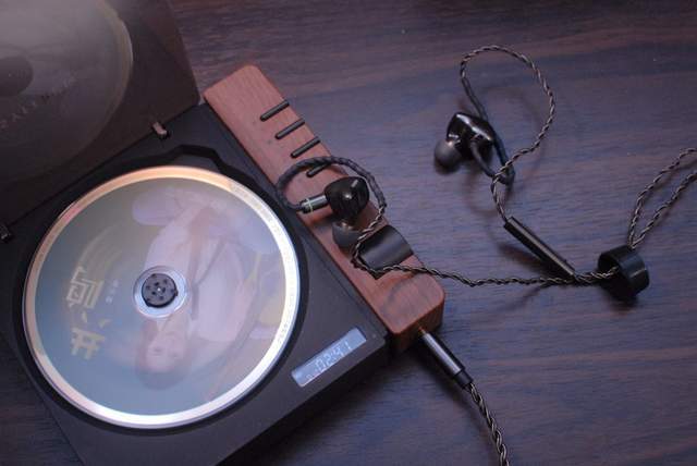 百元级耳机里的"战斗机":西圣HiFi1如何用黑科技吊打千元旗舰?