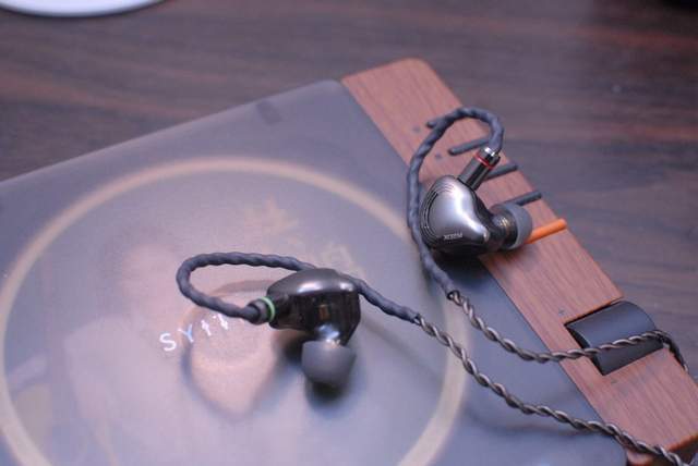 百元级耳机里的"战斗机":西圣HiFi1如何用黑科技吊打千元旗舰?