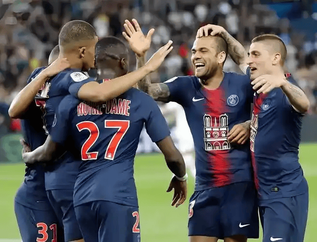 周三015欧冠生死决：巴黎圣日耳曼VS纽卡斯尔联 主场复仇VS残阵死拼