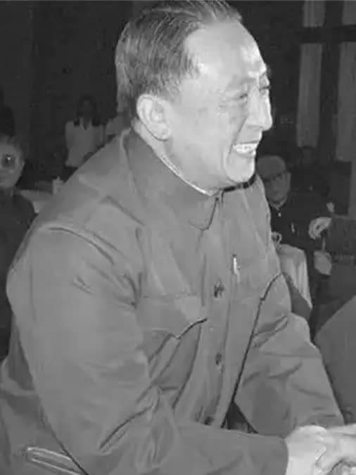 1954年,李先念推辞财政部长职位,毛主席打趣:那只好请宋子文了
