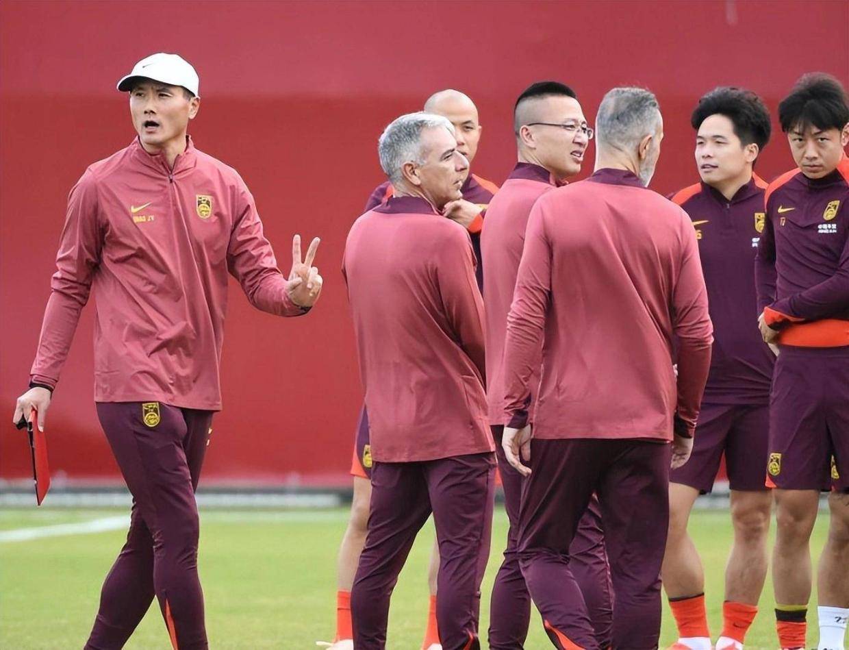 3任国足主帅都不敢用，却被邵佳一成功激活了，顶替王钰栋，接班武磊