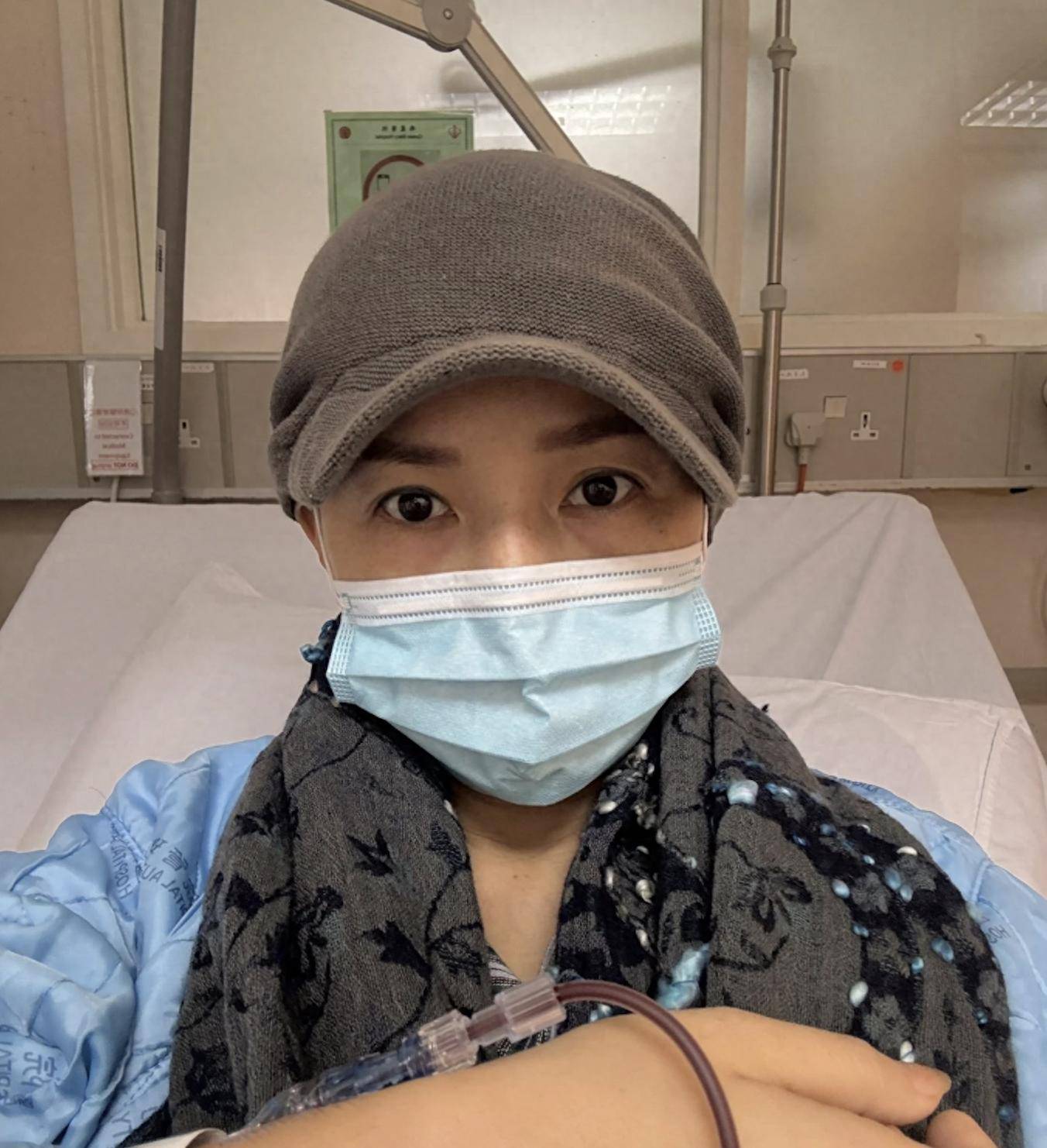 原创            51岁抗癌港姐自曝病情恶化，肝脏胸部都有肿瘤，每日身体疼痛难耐