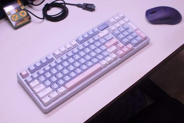 续航怪兽遇上电竞王者：雷柏V700DIY-98长续航版 &amp; VT9 MAX鼠标实测