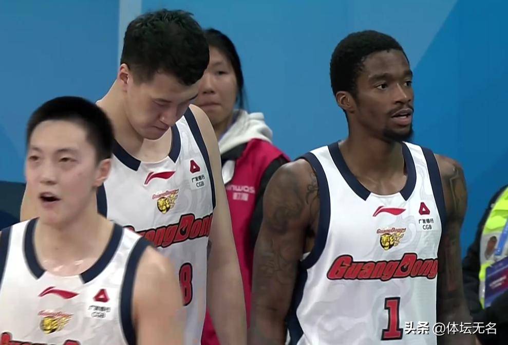 CBA连爆大冷！北京绝杀失败，青岛终结5连败，广东倒下徐杰受伤！