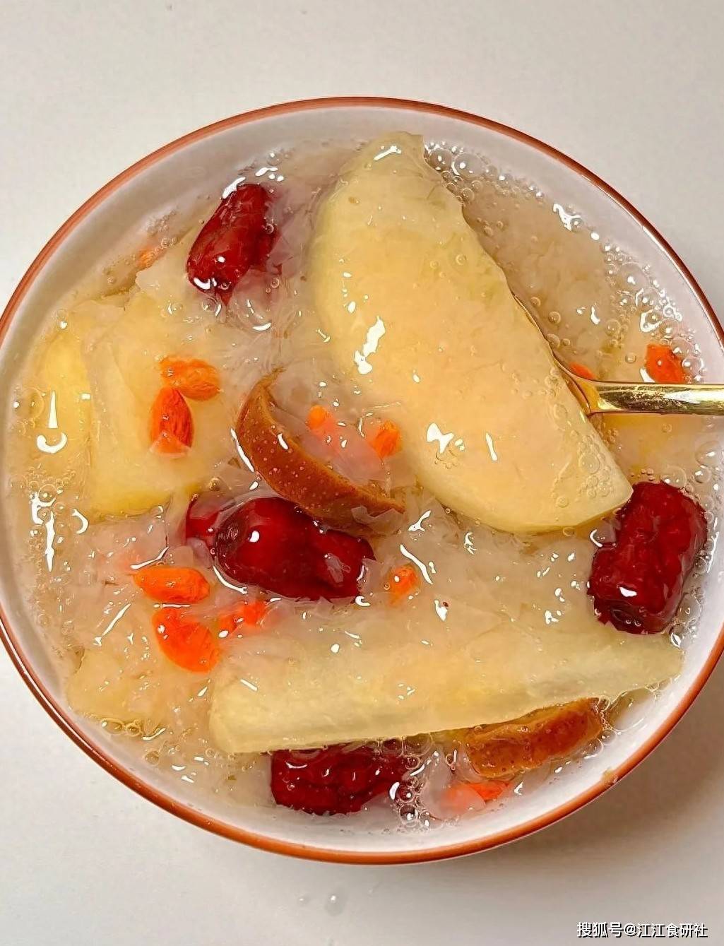 原创            冬煮苹果水，内热自己退！这3种搭配，养脾胃，补津液，身体棒！