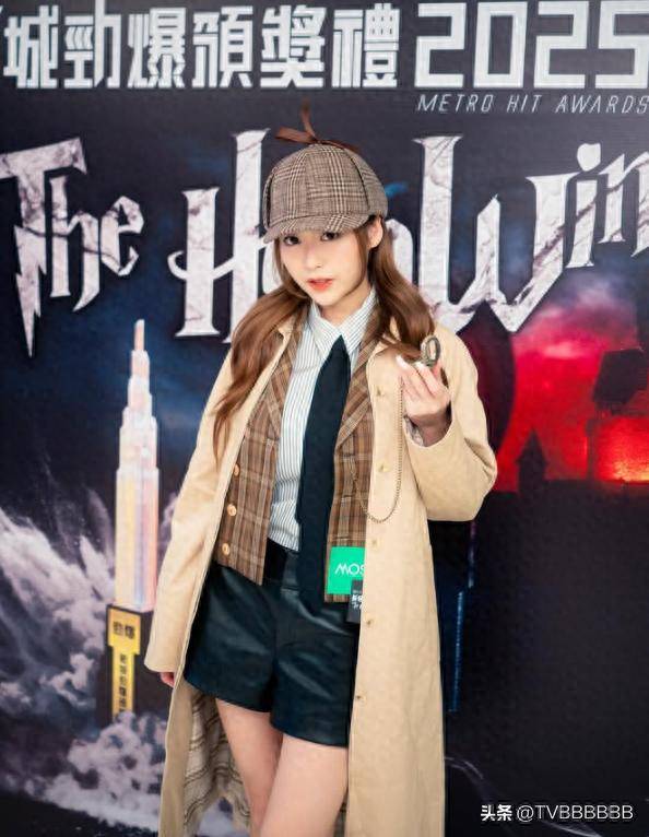 原创            突爆入院！香港人气女星深夜宣布全面停工，2年前已确诊左耳失聪