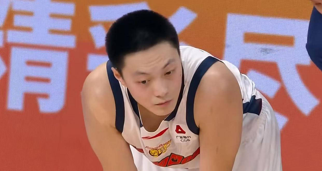 太适合广东队！CBA最强硬中锋崛起成杜锋内线关键答案？