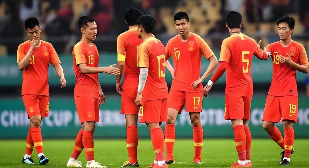 喜讯！加拉塔萨雷官宣正式签约上海足坛王牌后腰队长，值得期待