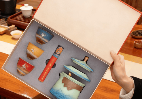 春节送礼如何显贵不贵？总结十款适合过年送礼的好物，体面又有心