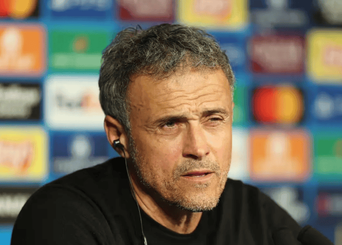 刚拿欧冠却拒绝续约!全欧前三主帅翻脸,心系巴萨,曼联欲截胡