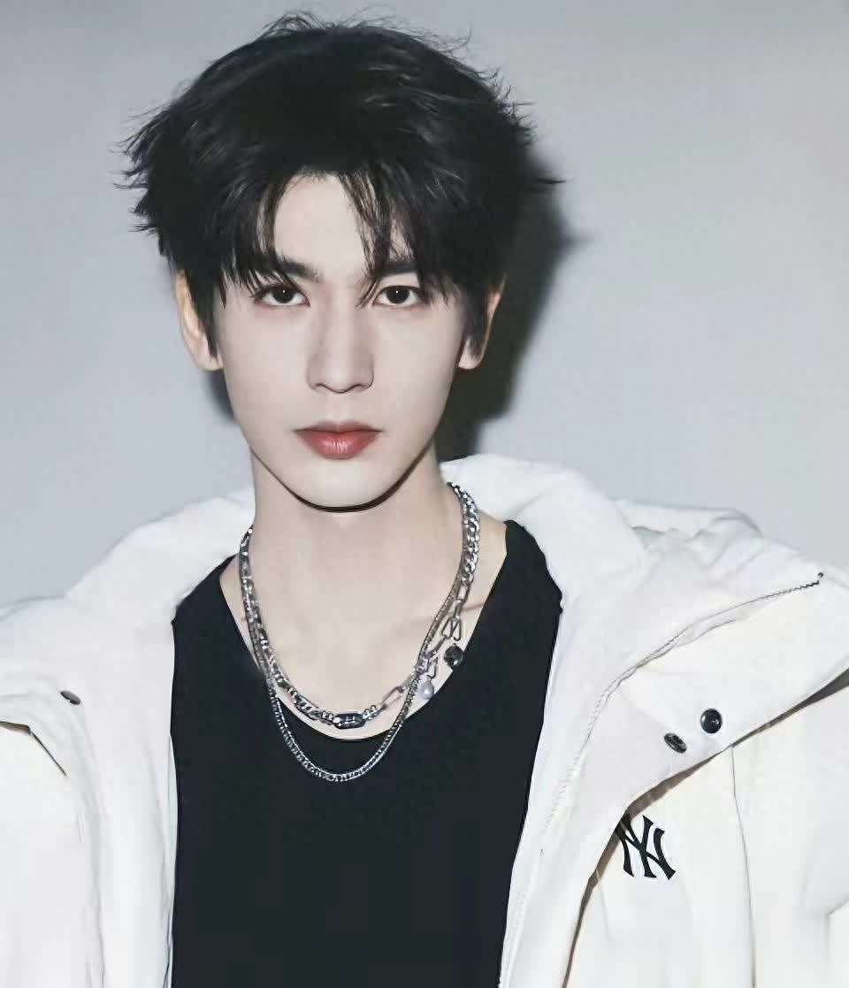 原创            跑男要换血？张凌赫常驻瓜疯传，工作室紧急辟谣