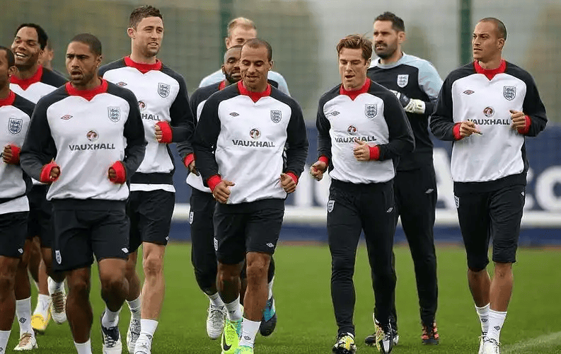 周六010德甲焦点对决前瞻！圣保利VS斯图加特，保级VS争四，强弱对话藏玄机