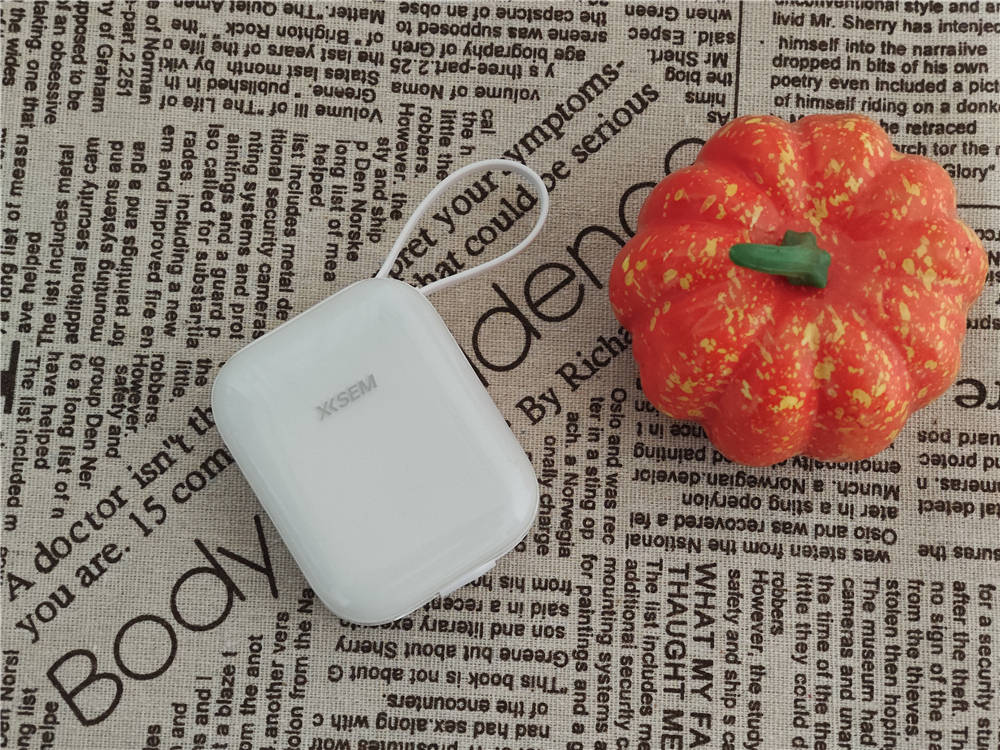 西圣PB-S半固态充电宝：自带双线，支持快充，安全耐用