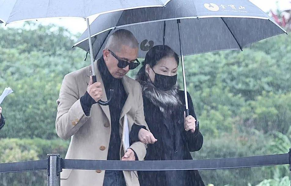 原创            大S遗产再起争斗！S妈否认与具俊晔打官司，小S怒斥：不会伤害他