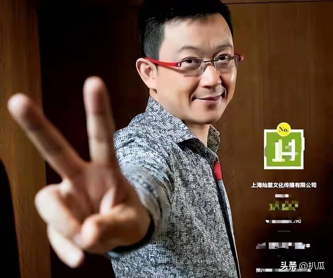 曾是上海知名主持人,离开上海台后成百亿总裁,妻子竟是熟悉的她