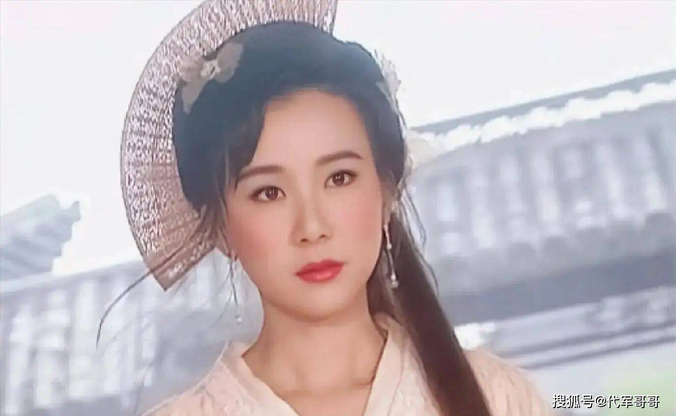 57岁萧蔷近况曝光!多段失败恋情 如今独居豪宅很惬意