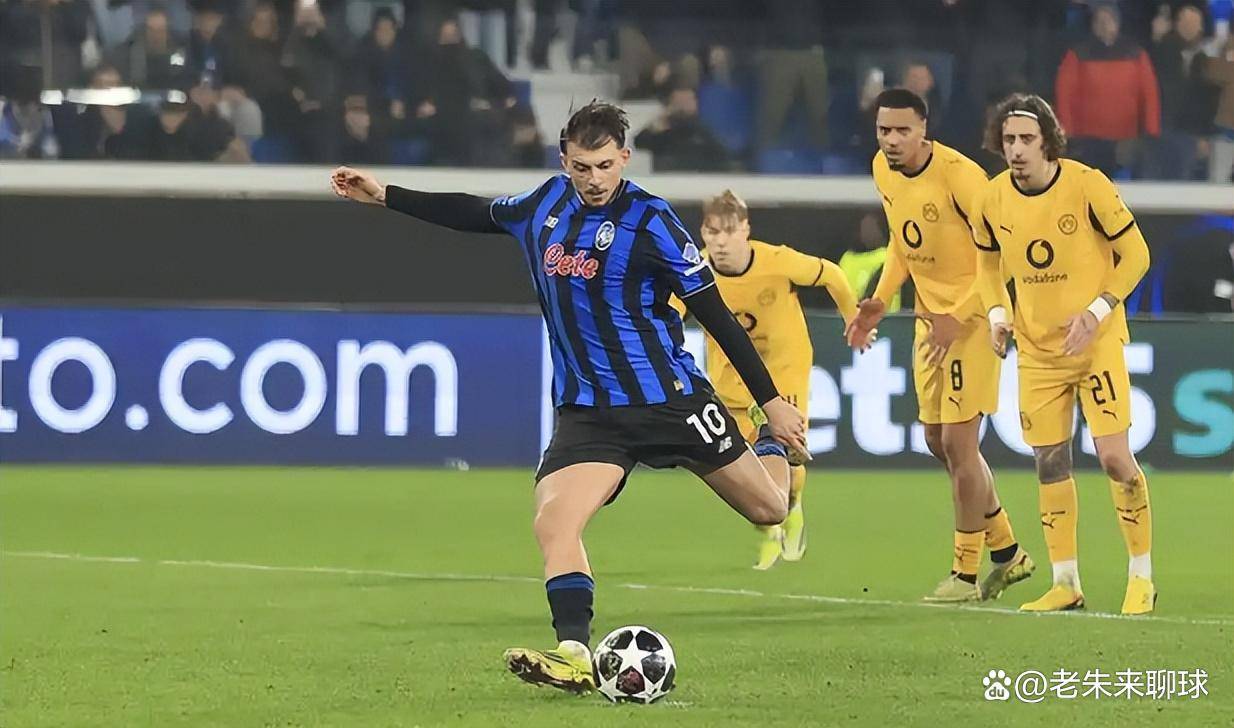 欧冠这舞台，从来不缺英雄，也不缺笑话。但能把这两样全占了的，真不多见