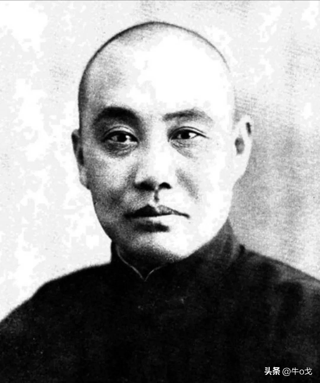 求教这张二十九军老照片中的矮个子是谁?