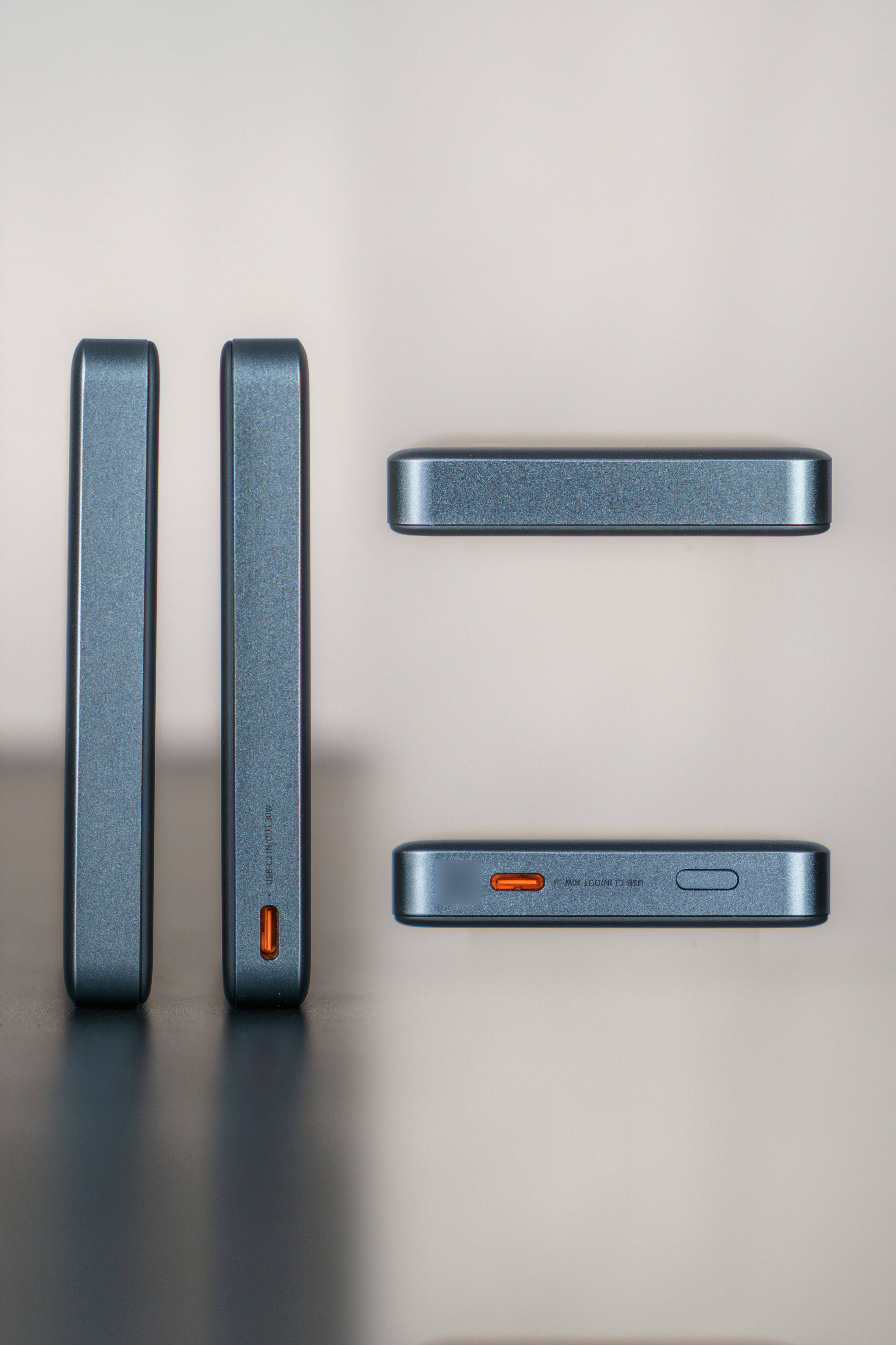 真15W无线快充的黑鲨刀锋3自带线磁吸充电宝体验分享