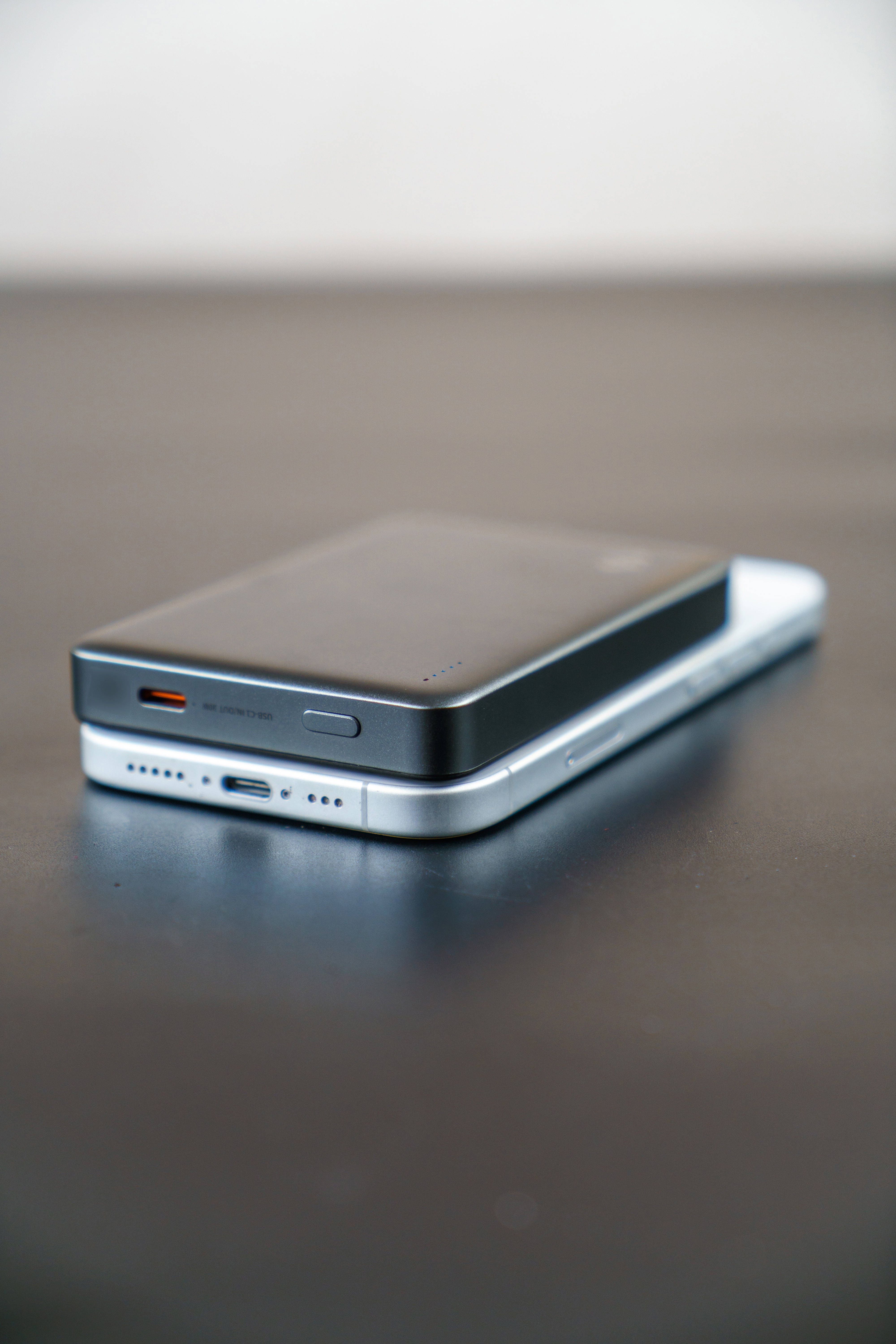 真15W无线快充的黑鲨刀锋3自带线磁吸充电宝体验分享