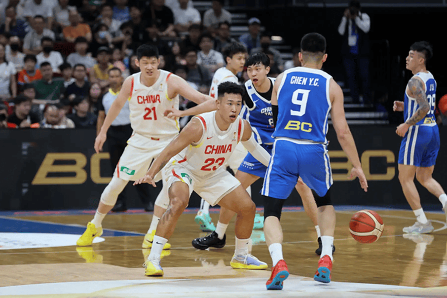 媒体人：郭士强优缺点鲜明 男篮阵容谁留谁走？