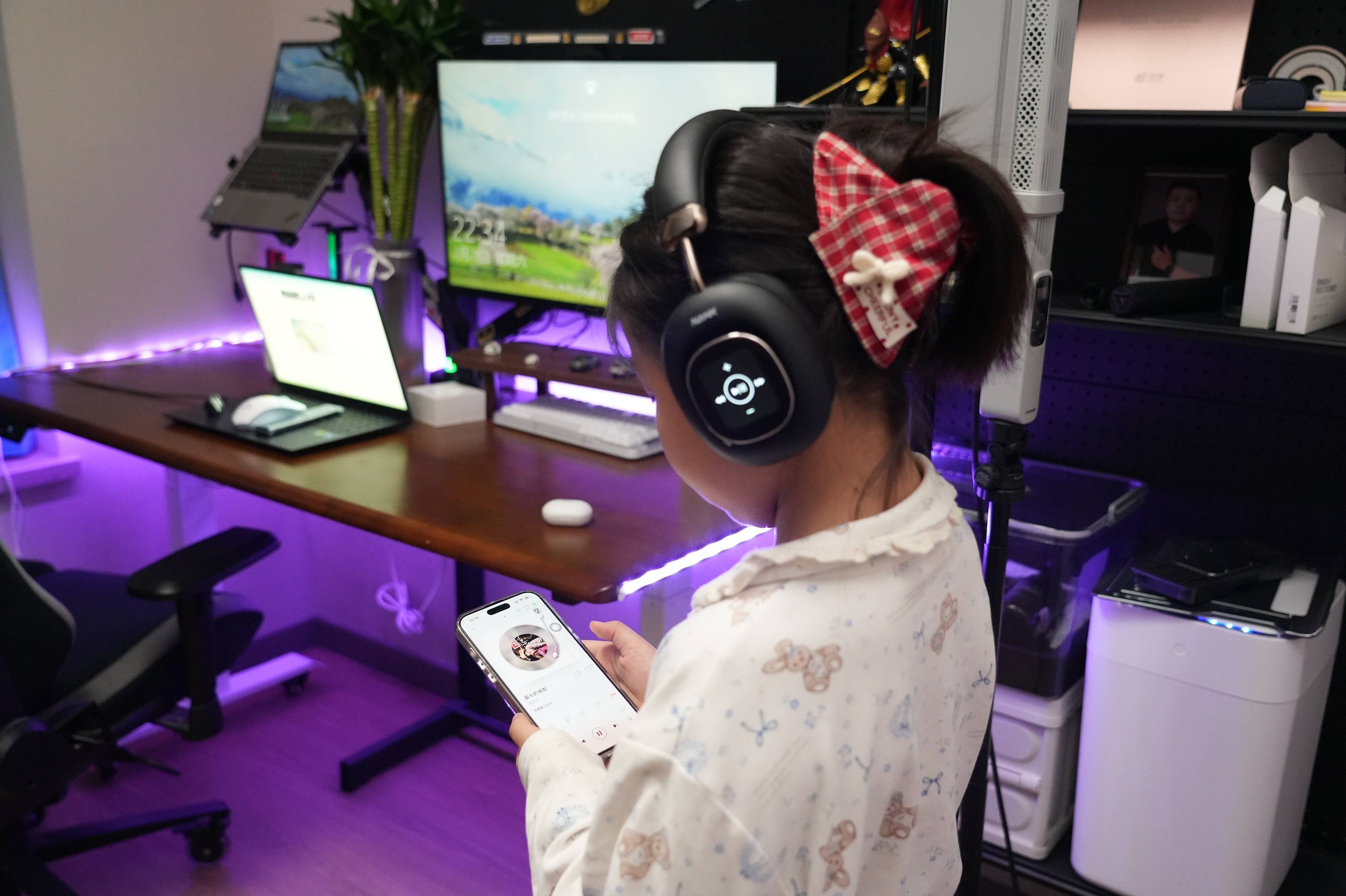 头戴耳机新卷王！南卡Show实测：灵动屏+顶格音质通勤娱乐全拿捏