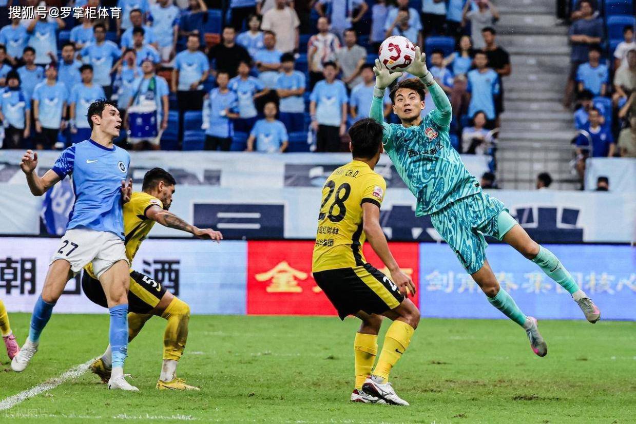 青岛西海岸也是豪门！国足门将李昊回应为何不去豪门，获赞情商高