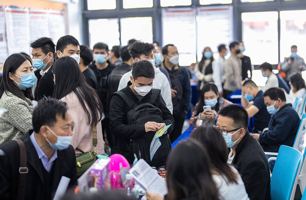 建议废除劳务派遣制度，现实阻力有点大