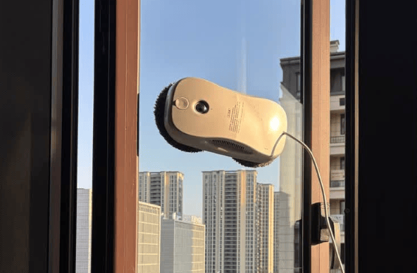 全自动擦窗机器人实用吗？高品质擦玻璃机器人品牌排行榜前十名推荐，高效清洁不留痕