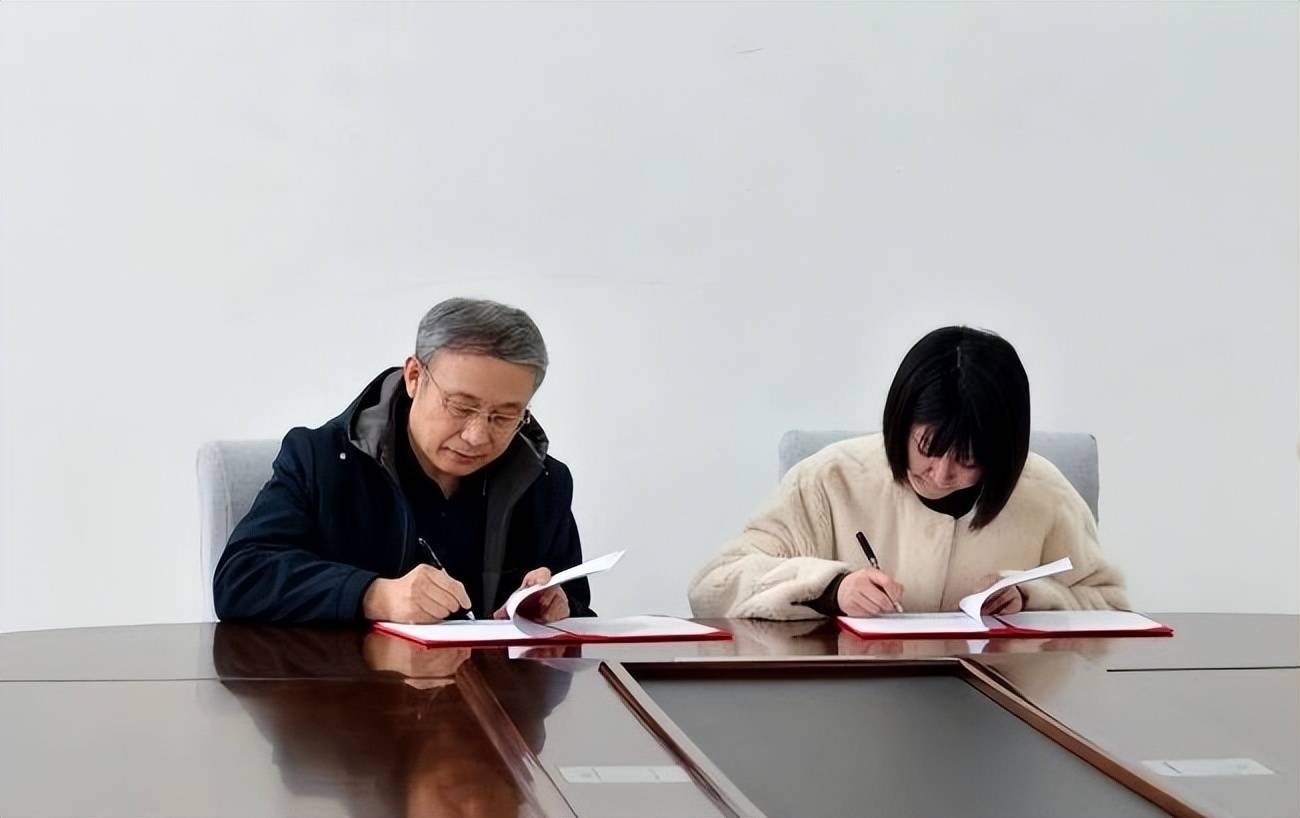 朗豪集团与冯宗承主任签约携手，共启合作新篇