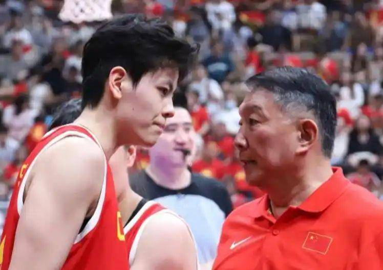 宫导任命新扛旗人！24岁成女篮国家队队长，球迷：还是王思雨最合适