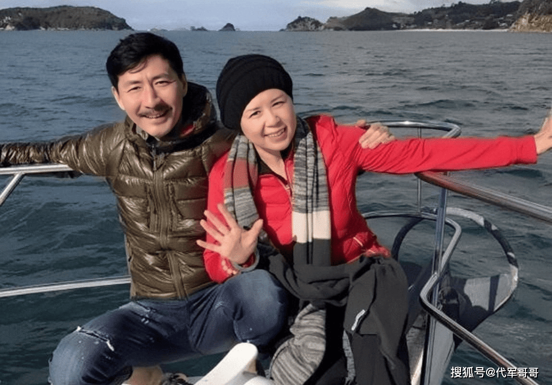 57岁张子健近况曝光!和患癌前妻离婚娶清华才女,如今一家四口很幸福