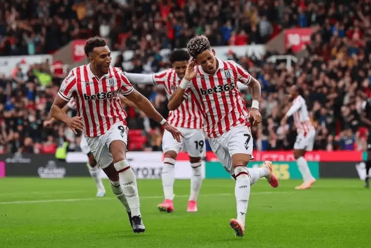 英冠激战：雷克斯汉姆VS斯旺西，谁能笑傲赛场？