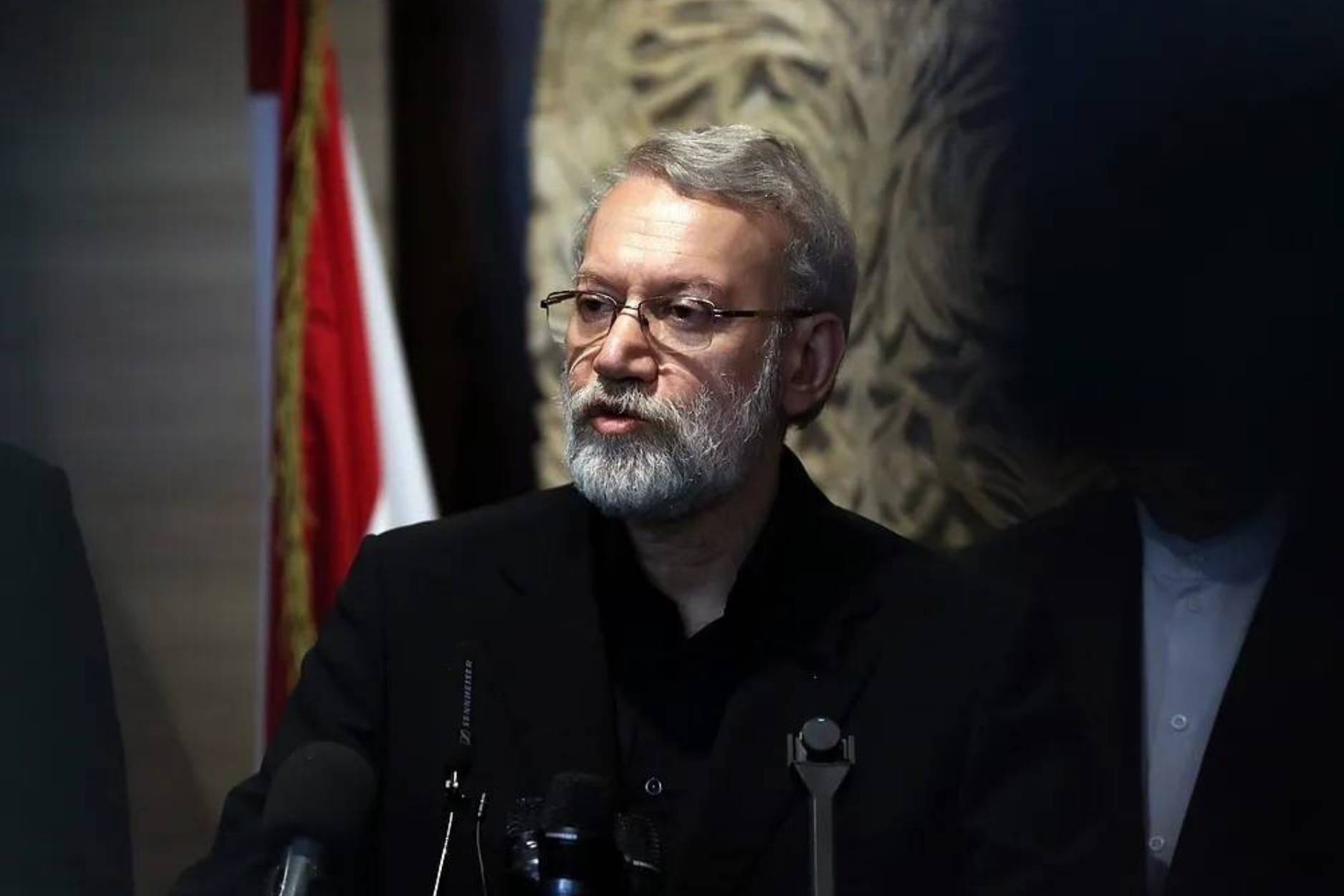突发!伊朗总统证实拉里贾尼遇袭身亡,以军公开威胁追杀伊朗新任最高领袖_穆杰_空袭_海峡