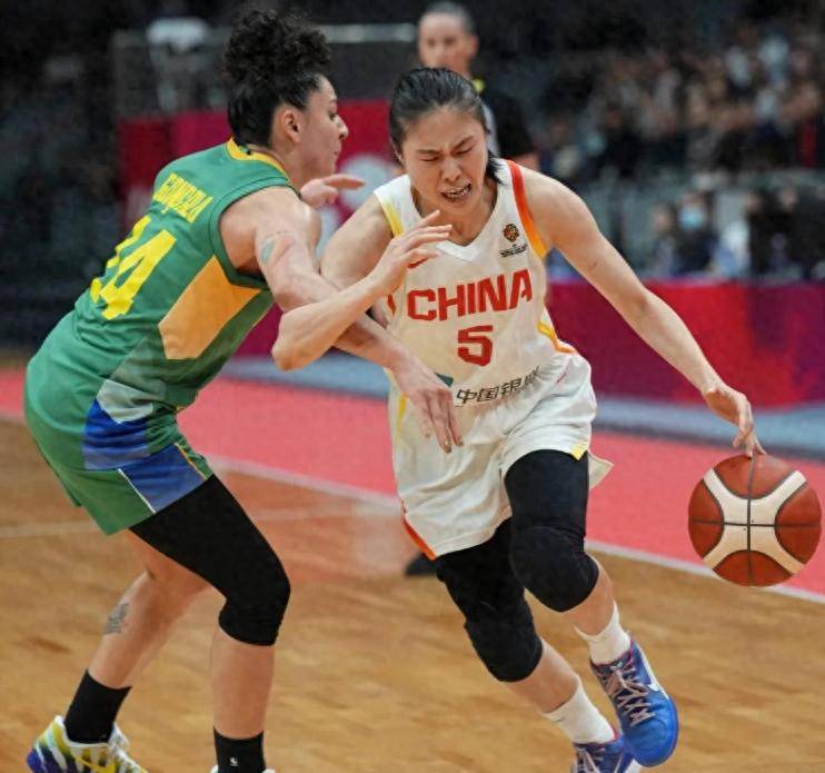 中国女篮战胜巴西女篮！宫鲁鸣一句话点醒所有人，世界杯悬了？