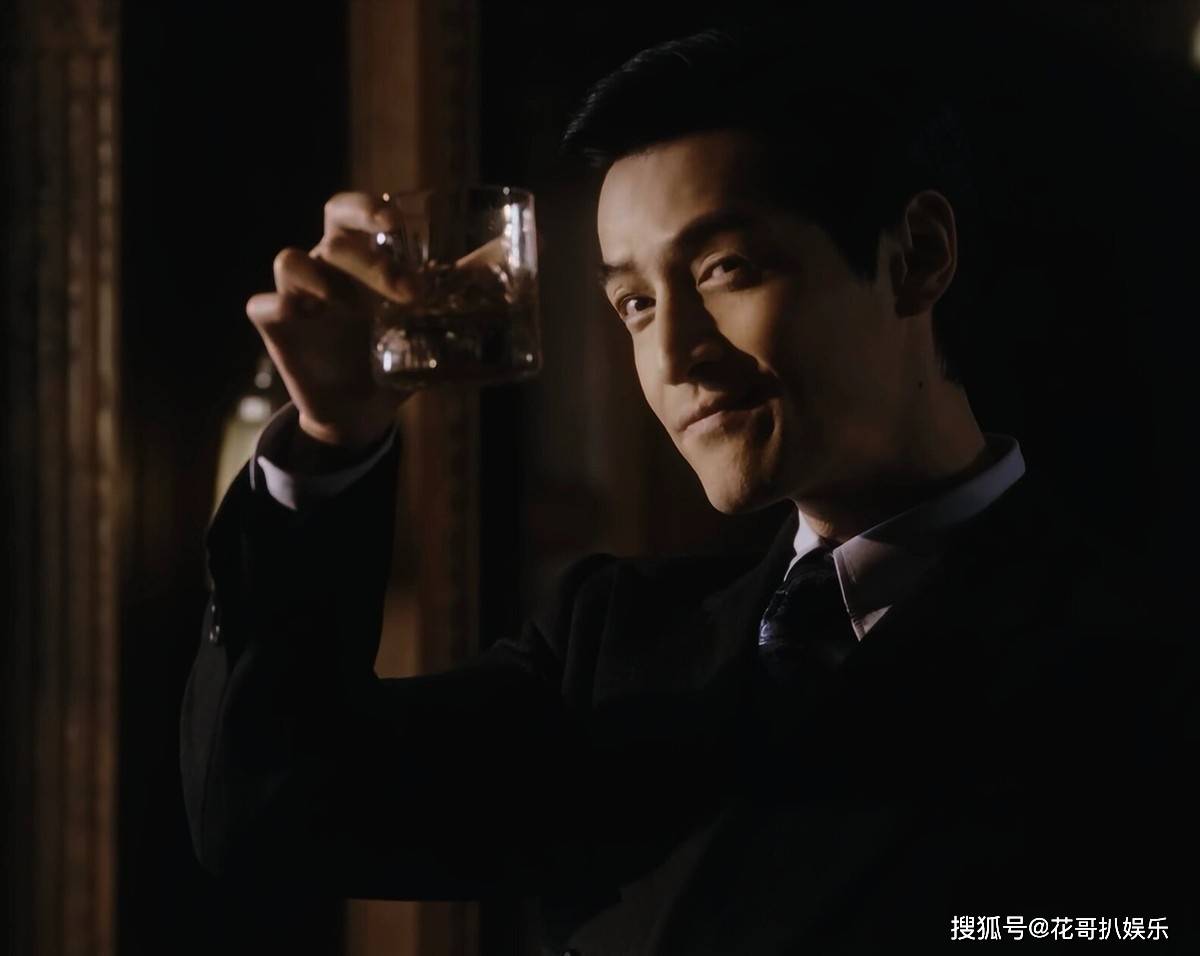 胡歌和初恋的瓜曝光 一见钟情 一年异地恋 情史被扒