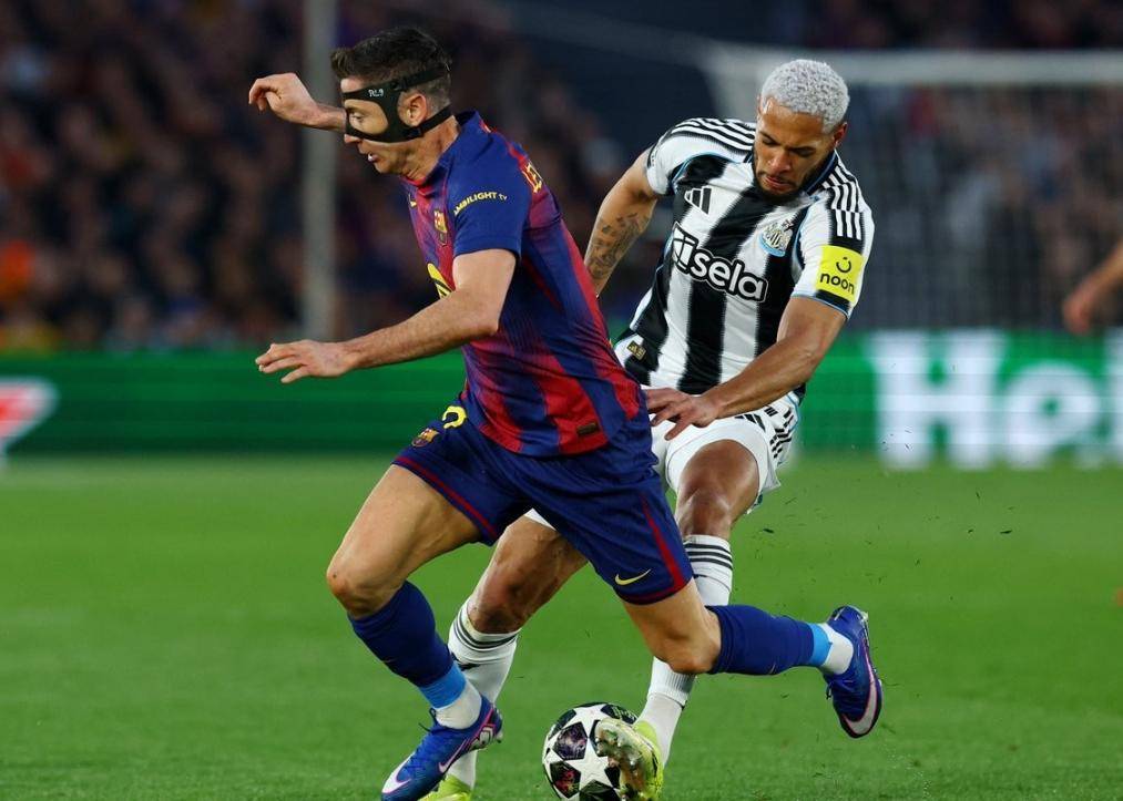 拉神狂造5球，莱万双响超梅西，巴萨7-2纽卡豪取16连胜创四大纪录