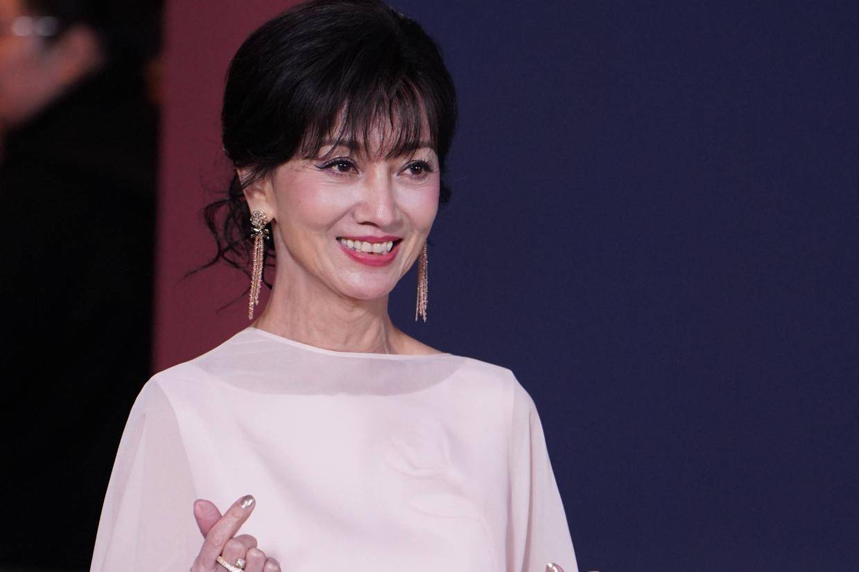 上城士非遗巡游展星光熠熠 赵雅芝万茜贾静雯优雅动人 胡先煦张峻豪时尚帅气