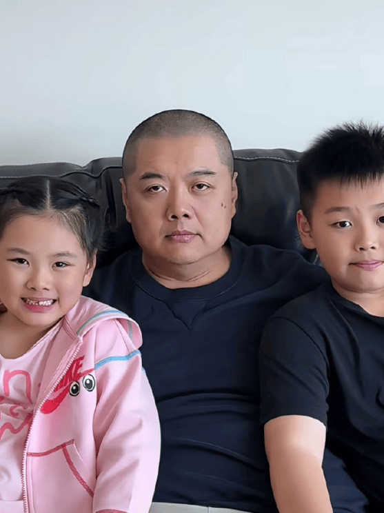 林子聪分享儿女萌照 网友感慨：茂茂戏外幸福美满