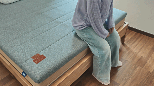 新房新体验：8H小金乌金石床垫，用矿物能量重塑黄金睡眠